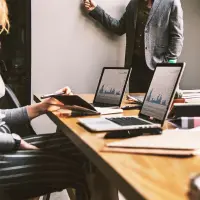 Social Media Strategy Setting and Planning